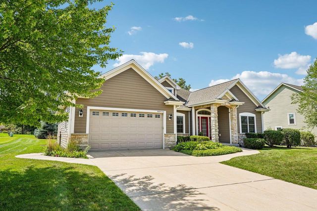 N66W23663 Hillview DRIVE, Sussex, WI 53089