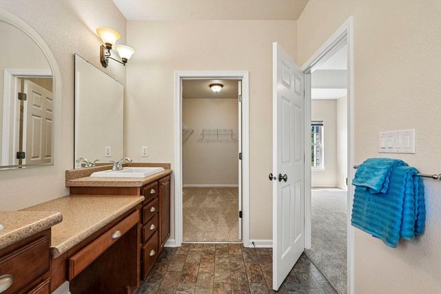 N66W23663 Hillview DRIVE, Sussex, WI 53089