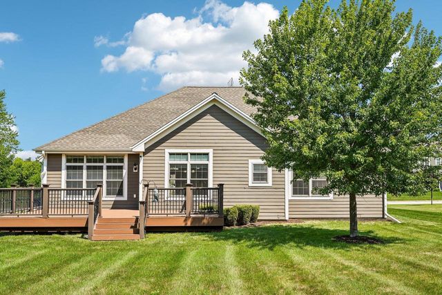 N66W23663 Hillview DRIVE, Sussex, WI 53089
