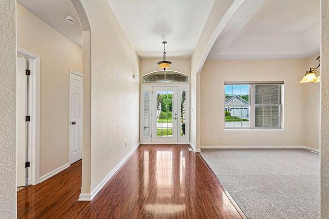 N66W23663 Hillview DRIVE, Sussex, WI 53089