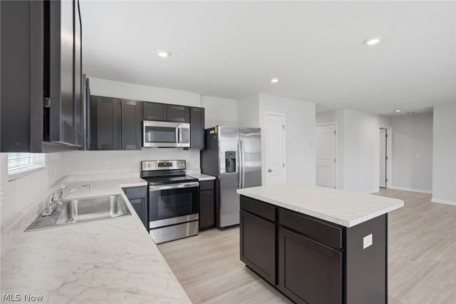 140 Wildflower Drive, Elyria, OH 44035