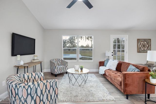 4561 CHIPMUNK Road, Middleburg, FL 32068