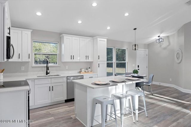 4561 CHIPMUNK Road, Middleburg, FL 32068