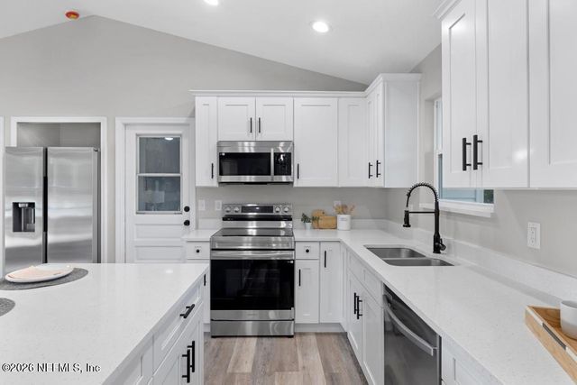 4561 CHIPMUNK Road, Middleburg, FL 32068