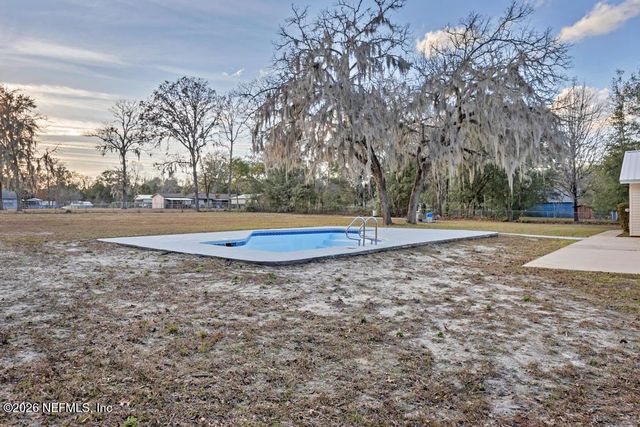 4561 CHIPMUNK Road, Middleburg, FL 32068