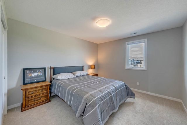 16605 Wilden Drive, Clive, IA 50325