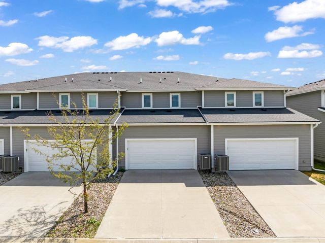 16605 Wilden Drive, Clive, IA 50325