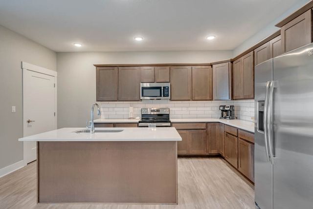 16605 Wilden Drive, Clive, IA 50325