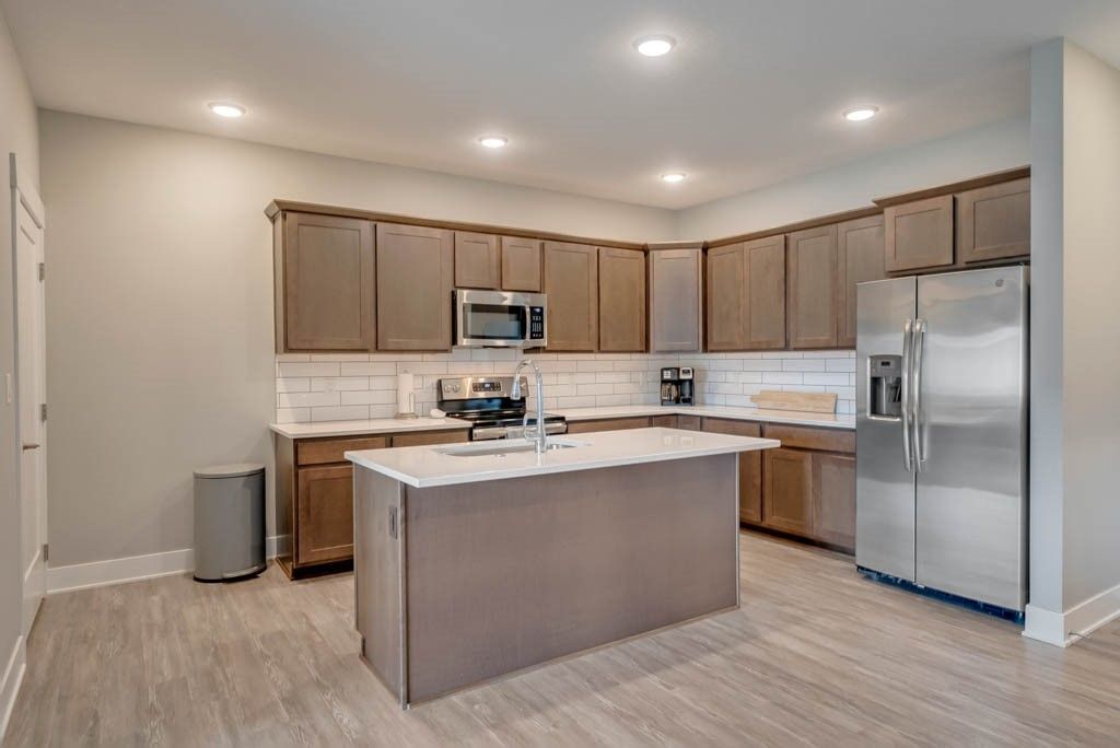 16605 Wilden Drive, Clive, IA 50325