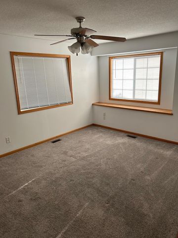 1035 Petra Court SW, Pine Island, MN 55963