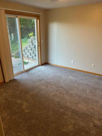 1035 Petra Court SW, Pine Island, MN 55963