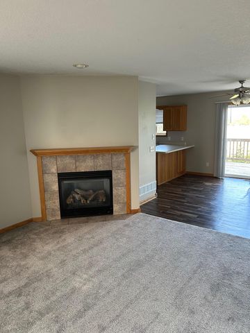 1035 Petra Court SW, Pine Island, MN 55963