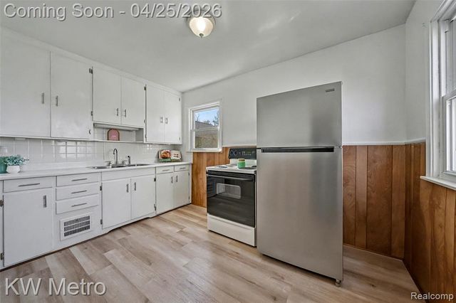 2406 Brickley Street, Ferndale, MI 48220