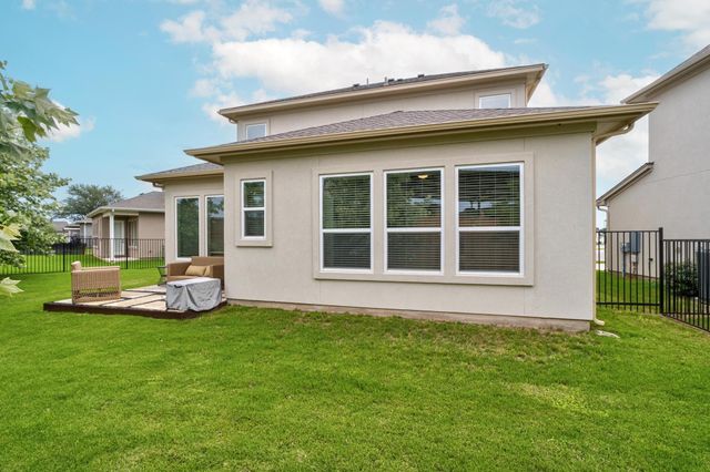 144 Monterey Oak TRL, Georgetown, TX 78628