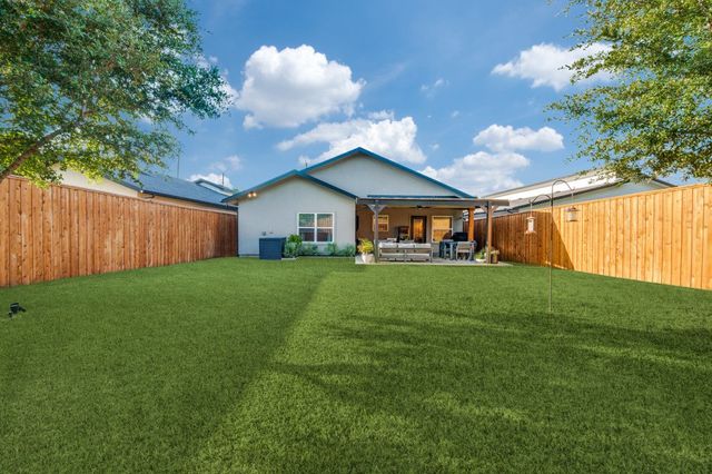 1110 Claude Street, Dallas, TX 75203