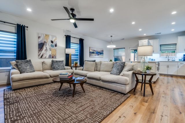 1110 Claude Street, Dallas, TX 75203