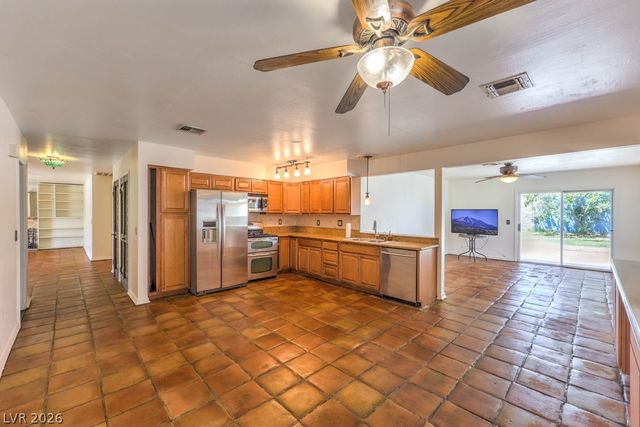 6604 Larchwood Lane, Las Vegas, NV 89103