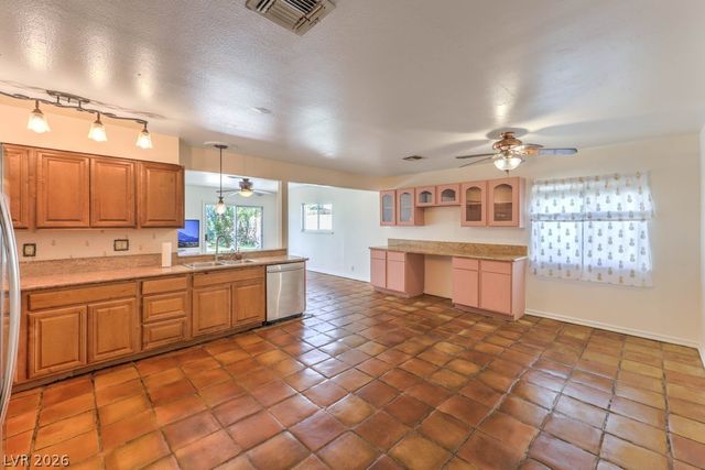 6604 Larchwood Lane, Las Vegas, NV 89103