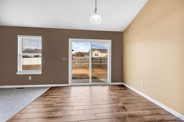 147 Creekside Drive, Winfield, MO 63389