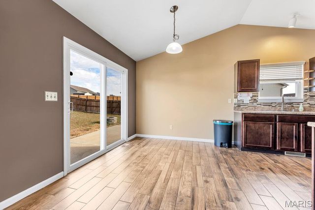 147 Creekside Drive, Winfield, MO 63389