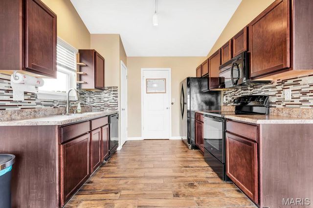 147 Creekside Drive, Winfield, MO 63389