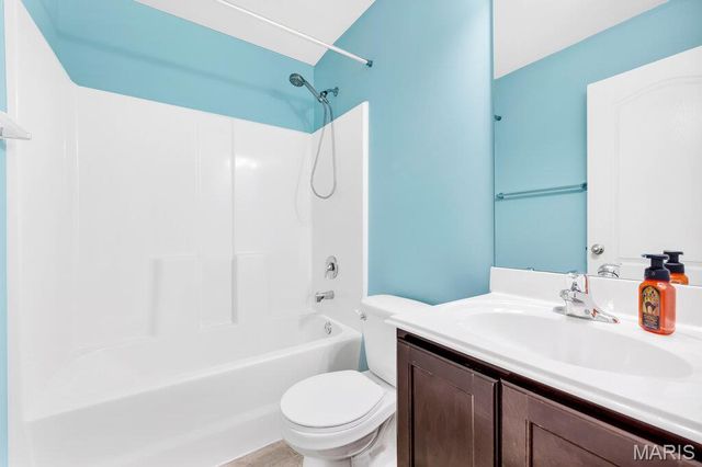 147 Creekside Drive, Winfield, MO 63389