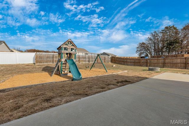 147 Creekside Drive, Winfield, MO 63389