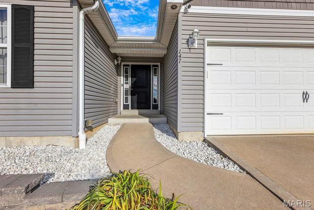 147 Creekside Drive, Winfield, MO 63389