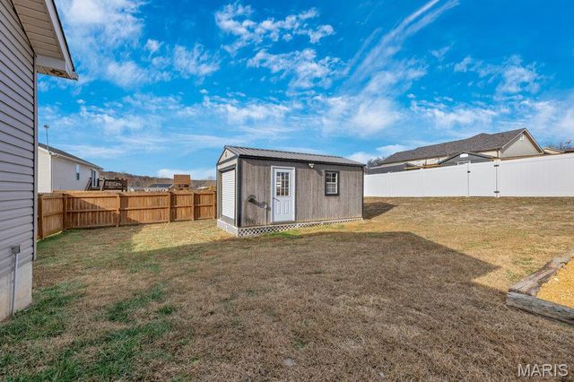 147 Creekside Drive, Winfield, MO 63389