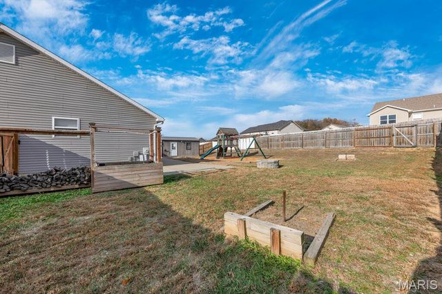 147 Creekside Drive, Winfield, MO 63389