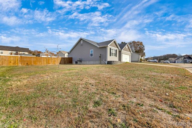 147 Creekside Drive, Winfield, MO 63389