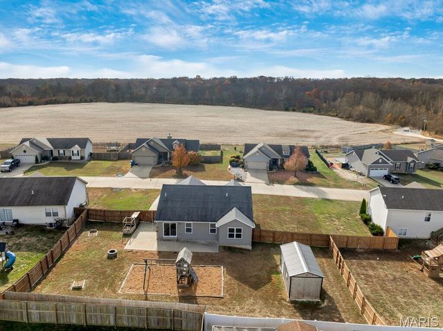 147 Creekside Drive, Winfield, MO 63389