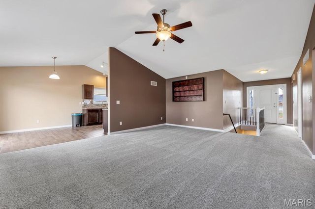 147 Creekside Drive, Winfield, MO 63389