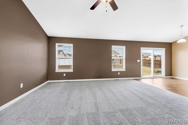 147 Creekside Drive, Winfield, MO 63389