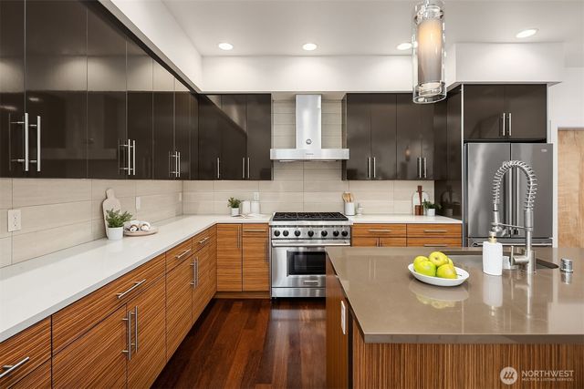 7349 California Avenue SW, Seattle, WA 98136