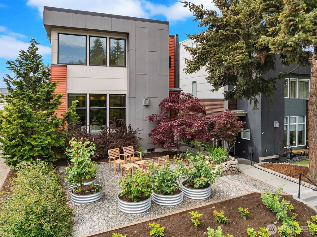 7349 California Avenue SW, Seattle, WA 98136