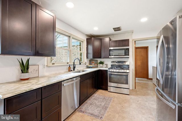 1555 MISSION RD, Lancaster, PA 17601