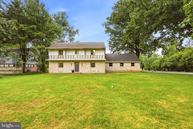 1555 MISSION RD, Lancaster, PA 17601