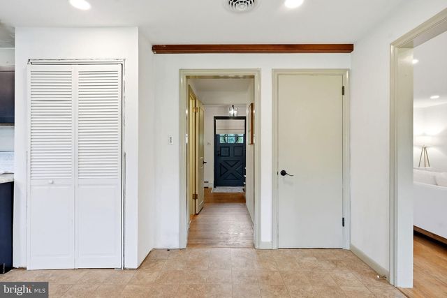 1555 MISSION RD, Lancaster, PA 17601
