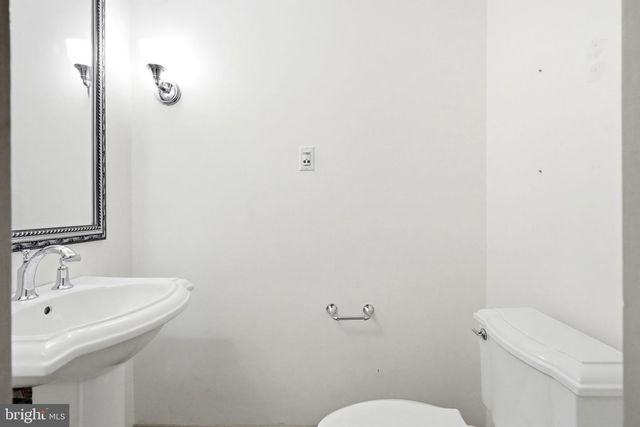 1555 MISSION RD, Lancaster, PA 17601