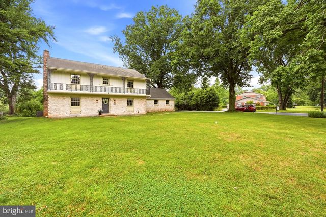 1555 MISSION RD, Lancaster, PA 17601