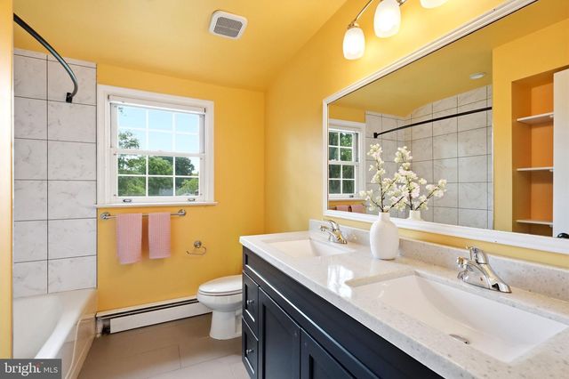 1555 MISSION RD, Lancaster, PA 17601