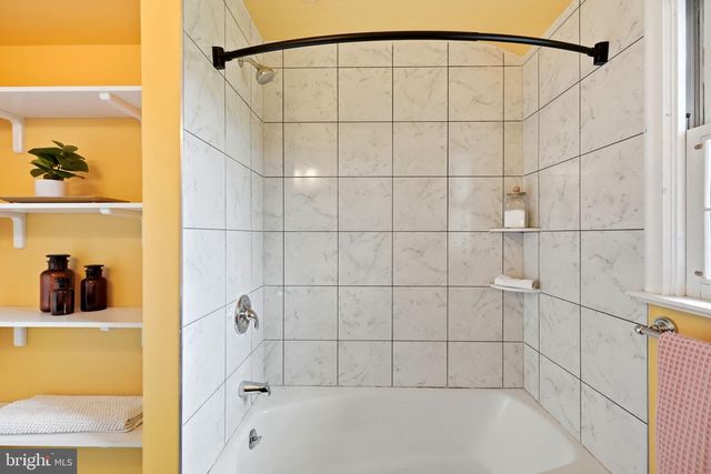1555 MISSION RD, Lancaster, PA 17601