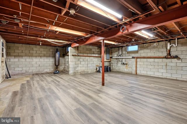 1555 MISSION RD, Lancaster, PA 17601