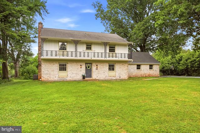 1555 MISSION RD, Lancaster, PA 17601