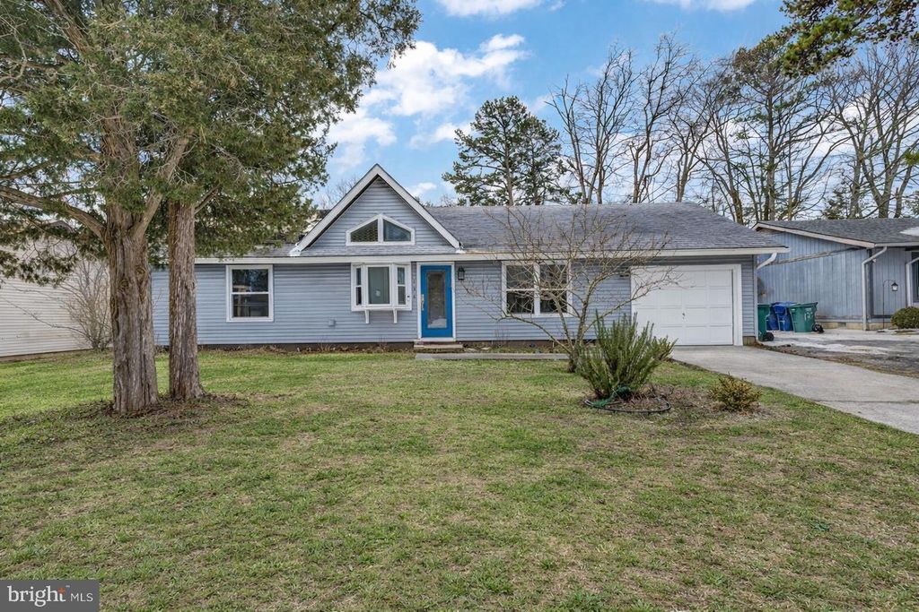 136 COUNTRY CLUB BLVD, Little Egg Harbor Twp, NJ 08087