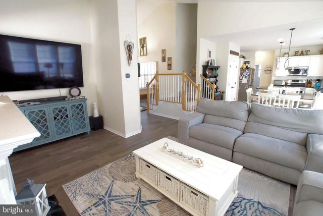 6 GASKILL DR, Tuckerton, NJ 08087