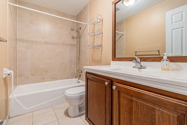 756 W Kilgore Road 306, Kalamazoo City, MI 49008