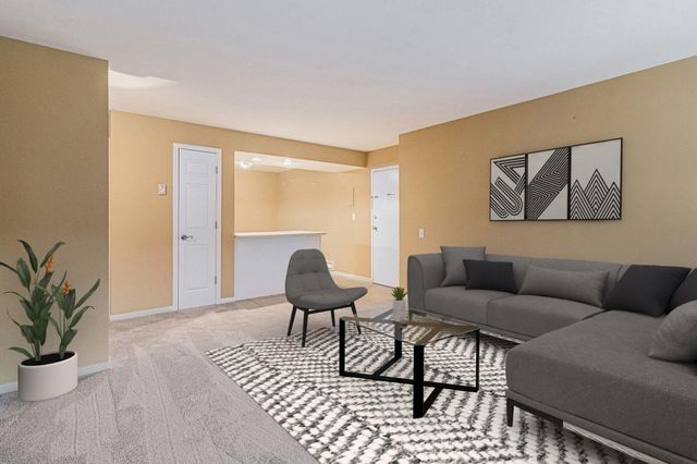 756 W Kilgore Road 306, Kalamazoo City, MI 49008