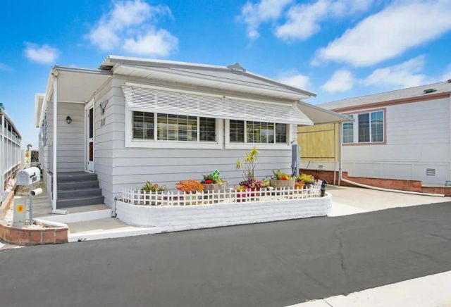 248 Starling Lane, Oceanside, CA 92057